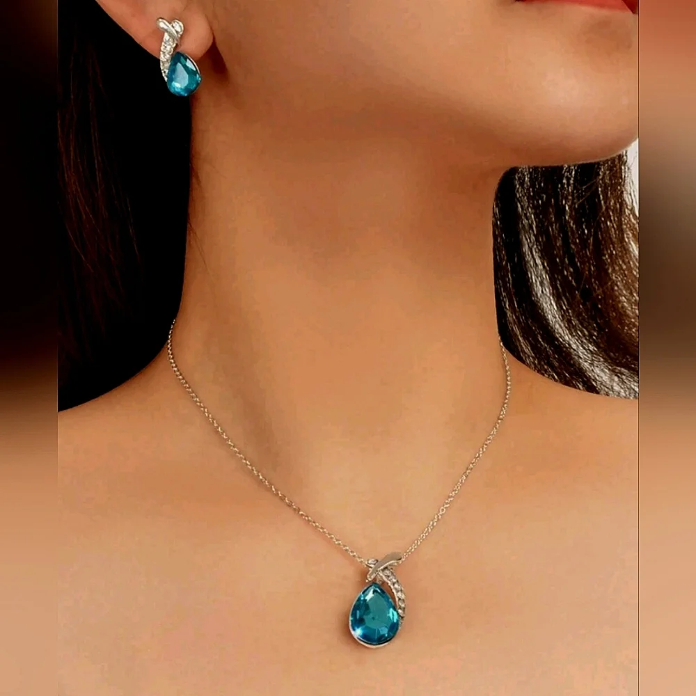 Blue Cubic Zirconia Water Drop Matching Pendant Necklace & Stud Earrings Set New
